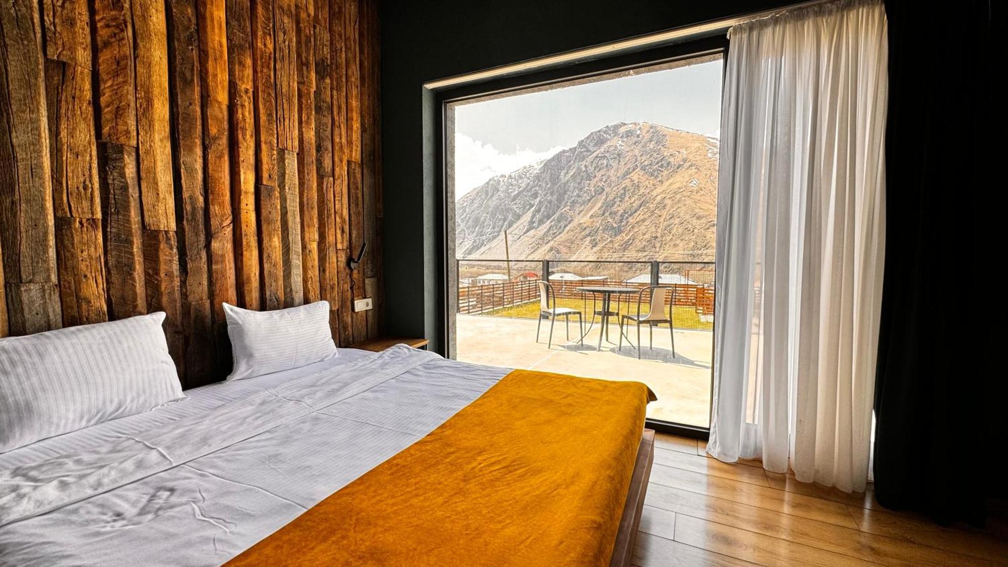 Hotel Misty Mountain Kazbegi Bagian luar foto